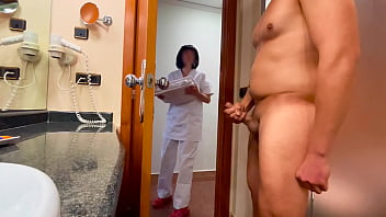 I stumble upon a maid in the action of cleaning the toilet and assist her in reaching ejaculation