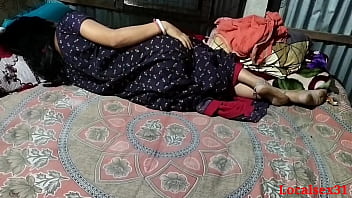 A married couple loves intimate intimacy in a secure room at home (Video by LocalSex31)