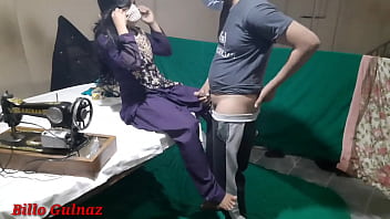 Desi housewife tempts tailor for sexual meeting in his store, resulting in super hot Hindi flick