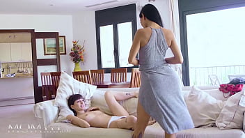 Romantic Colombian mature with ginormous donk gets her wool covered poon gobbled to climax